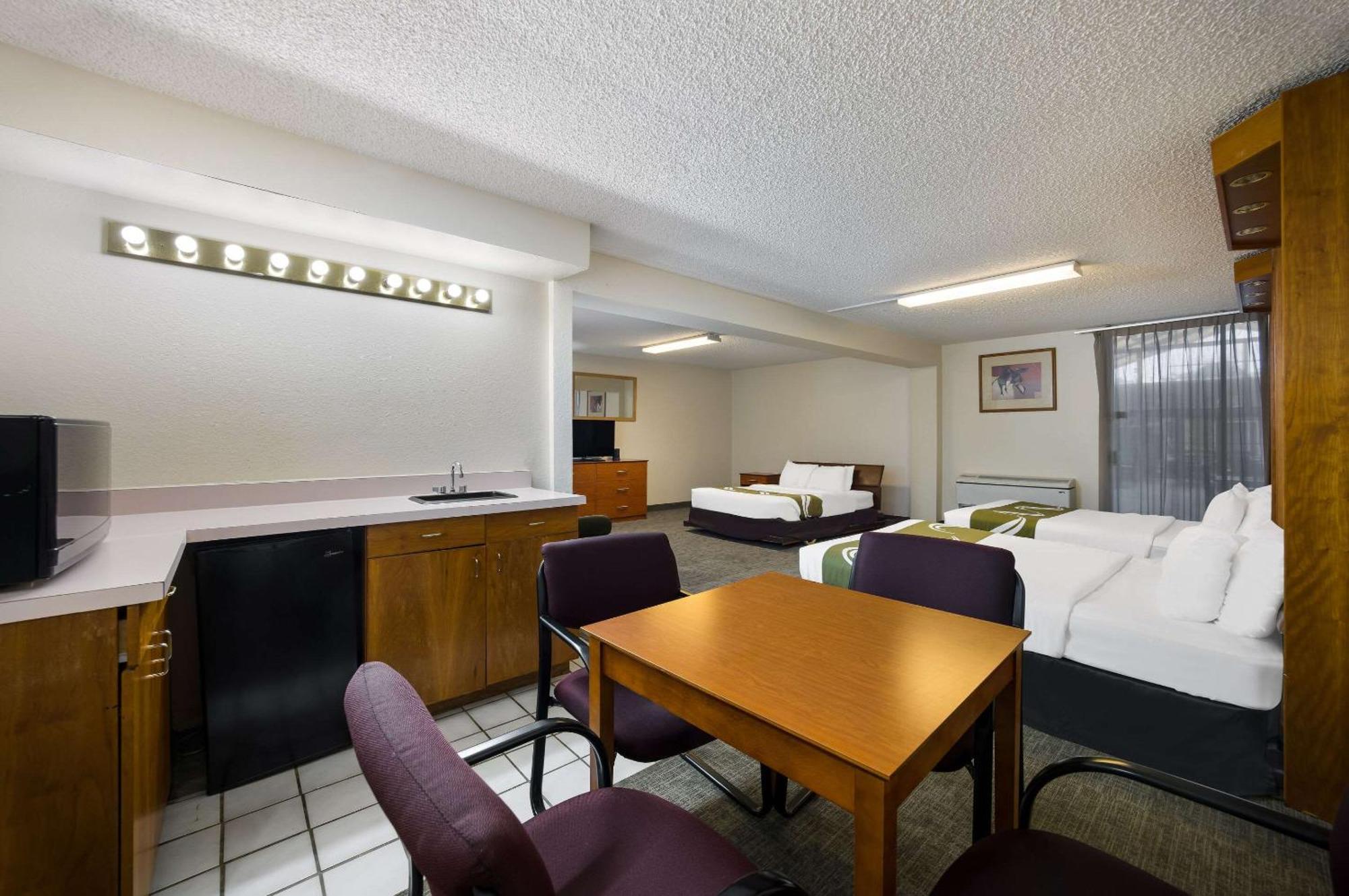 Quality Inn & Suites Canon City Exterior photo