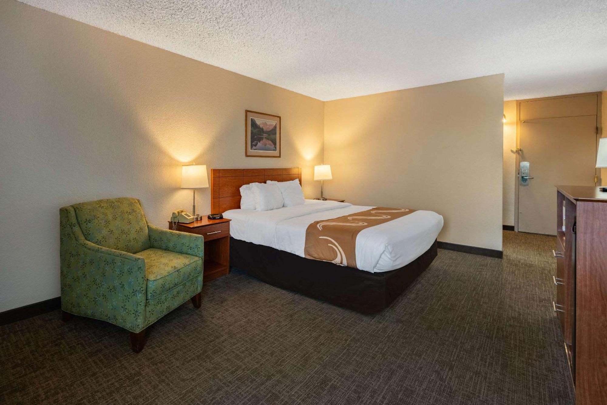 Quality Inn & Suites Canon City Exterior photo